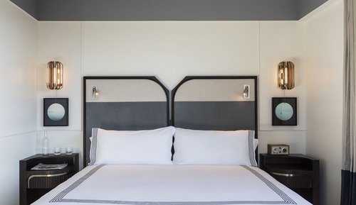 Chambre, 1 très grand lit