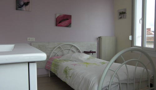 Chambre Simple, salle de bains commune