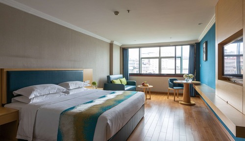 Chambre Affaires, 1 très grand lit, fumeurs