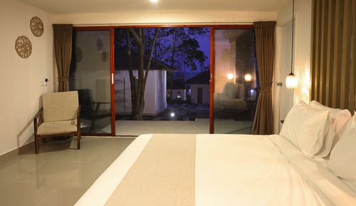 Chambre Standard, 1 très grand lit
