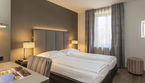 Chambre Double ou avec lits jumeaux, côté cour intérieure