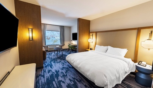 Suite, 1 très grand lit et 1 canapé-lit