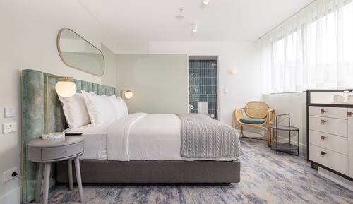 Chambre Double Deluxe, 1 très grand lit, baignoire