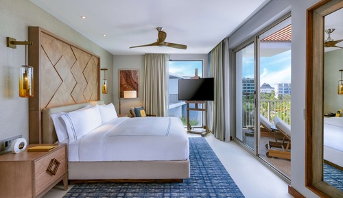 Suite, 1 très grand lit et 1 canapé-lit, piscine privée, vue océan