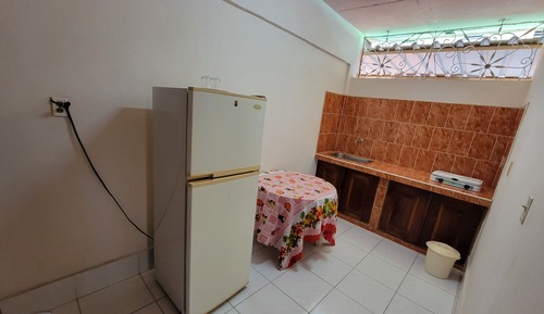 Chambre Économique avec lits jumeaux, dortoir mixte, vue jardin