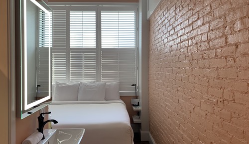 Chambre Standard (King Quarters with Twin Loft)