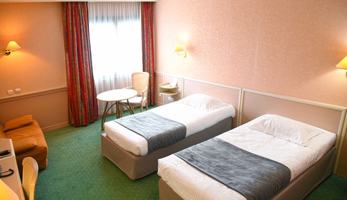 Chambre Lits Jumeaux Avec Canapé