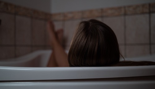 Suite, baignoire à jets