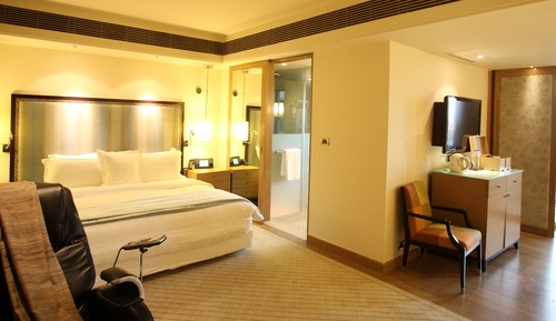 Chambre Exclusive, 1 grand lit, balcon, dans la tour