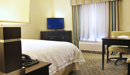 Chambre, 1 très grand lit, accessible aux personnes à mobilité réduite