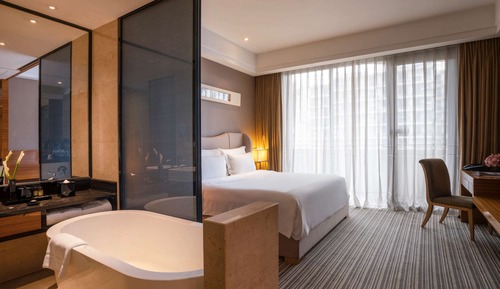 Chambre Deluxe, 1 très grand lit, balcon