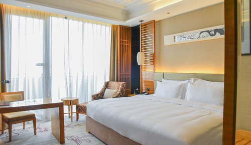 Chambre Exécutive, 1 très grand lit, accès salon affaires