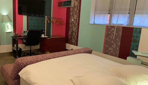 Chambre Quadruple Supérieure ( Poème )
