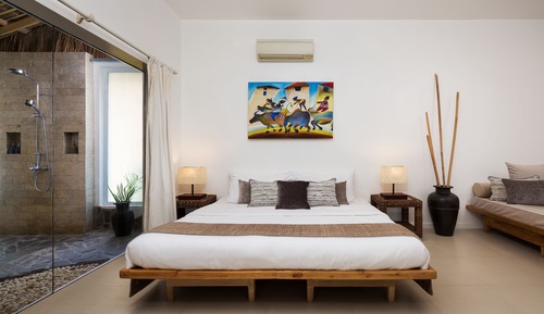 Appartement, 1 très grand lit, côté jardin