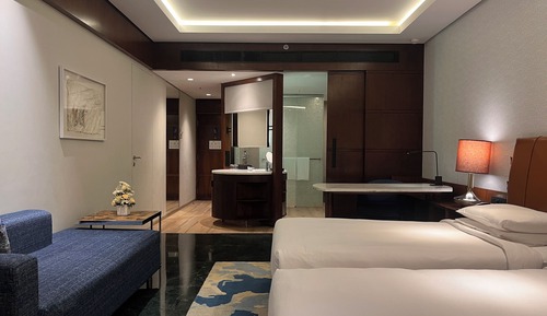 Chambre Club, 2 lits une place, vue piscine