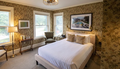 Chambre, 1 grand lit, salle de bains privée