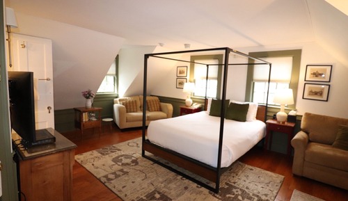 Chambre, 1 grand lit et 1 canapé-lit, salle de bains privée