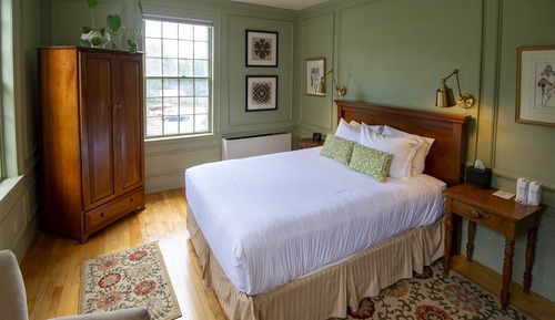 Chambre, 1 grand lit, salle de bains privée