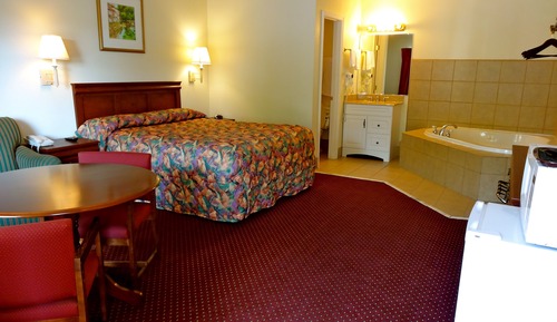 Suite, 1 grand lit, baignoire à jets