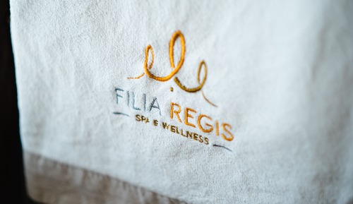 Suite, baignoire à jets, vue mer et accès au spa
