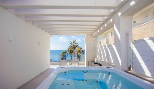 Suite Panoramique, bain à remous, vue mer