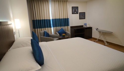 Suite, 1 très grand lit, vue ville (Four Points Suite)