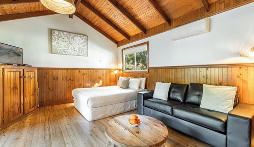 Cabane (Casuarina Cabin)