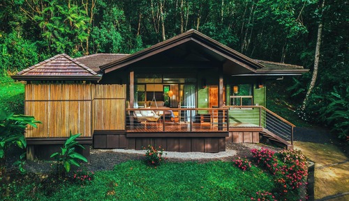 Suite Romantique, 1 très grand lit, bain à remous, vue montagne