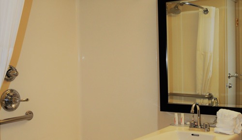 Chambre, 1 grand lit, non-fumeurs (Mobility/Hearing, Tub w/ Grab Bars)
