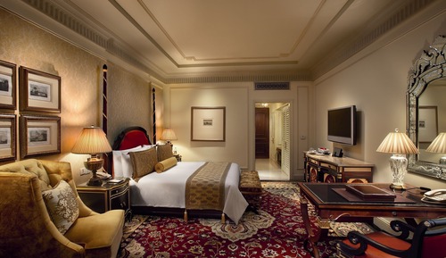 Chambre (Run Of The House)