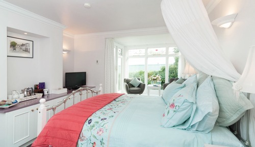 Chambre Double (White Room)
