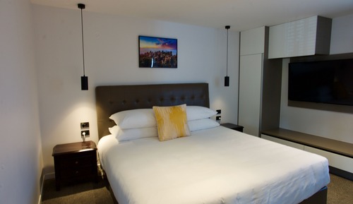Appartement Luxe, 1 très grand lit et 1 canapé-lit