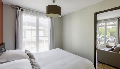 Suite, 1 grand lit et 1 canapé-lit, coin cuisine (with Sofabed)