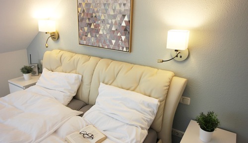 Chambre, 1 grand lit et 1 canapé-lit