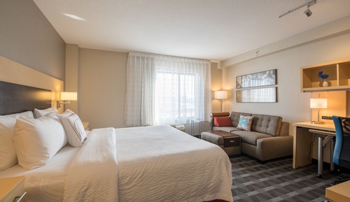 Studio, 1 très grand lit et 1 canapé-lit (Hearing Accessible)