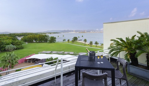 Chambre Majestueuse avec lits jumeaux, non-fumeurs, balcon (5-6F 34m2)