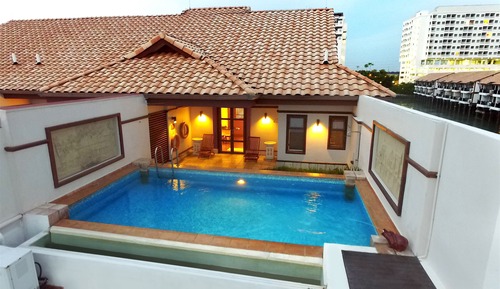 Villa Majestueuse, accès piscine