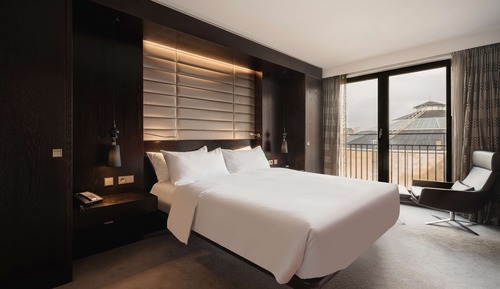 Suite Royale, accès salon affaires