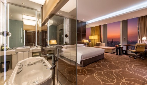 Chambre Classique, 1 très grand lit, vue ville (High Floor)