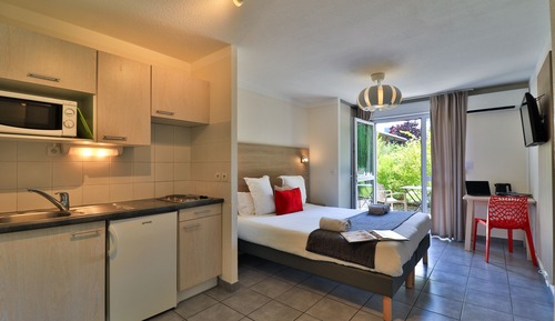 Studio Confort, 1 grand lit, vue jardin
