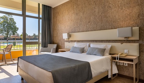 Chambre Double, vue piscine