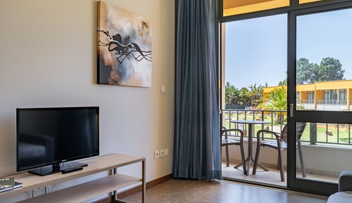 Suite Familiale, vue piscine