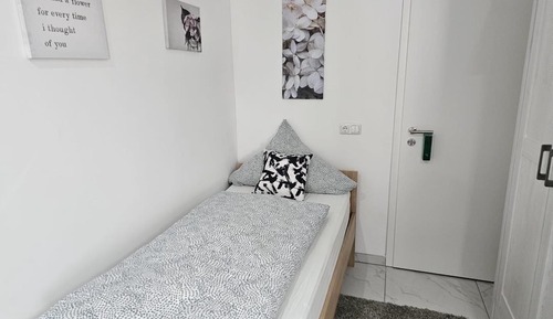 Chambre Triple, accessible aux personnes à mobilité réduite, salle de bains attenante