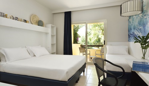 Chambre Familiale, balcon, vue jardin (Superior)