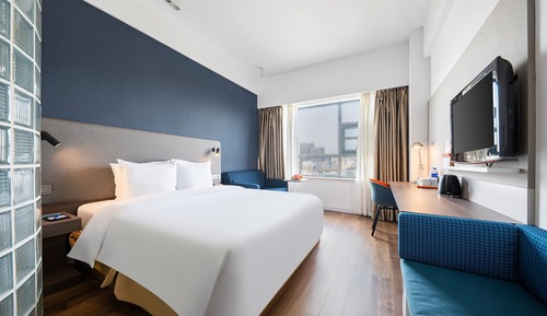 Chambre, 1 grand lit, accessible aux personnes à mobilité réduite
