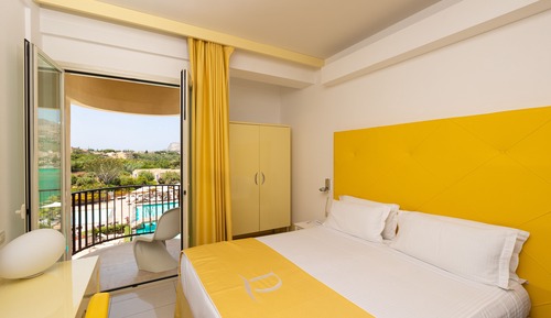 Chambre Triple, vue mer (Prestige)