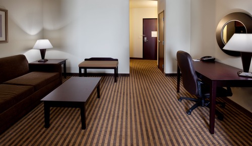 Suite, 1 très grand lit et 1 canapé-lit