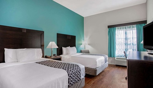 Chambre, 2 grands lits, non-fumeurs (Mobility/Hearing Impaired/Grab Bars)