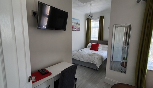 Chambre Double Supérieure, salle de bains attenante, vue ville