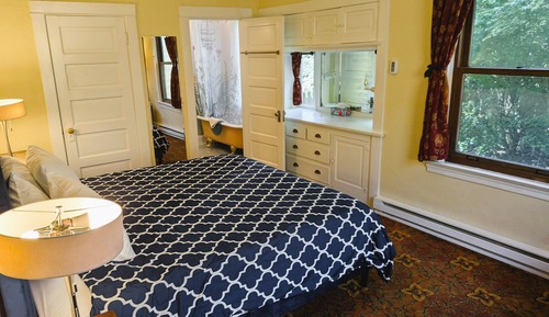 Chambre Deluxe, 1 très grand lit, salle de bains privée